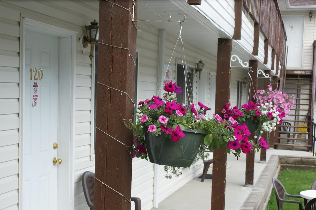 Elks Motel Keremeos Стая снимка