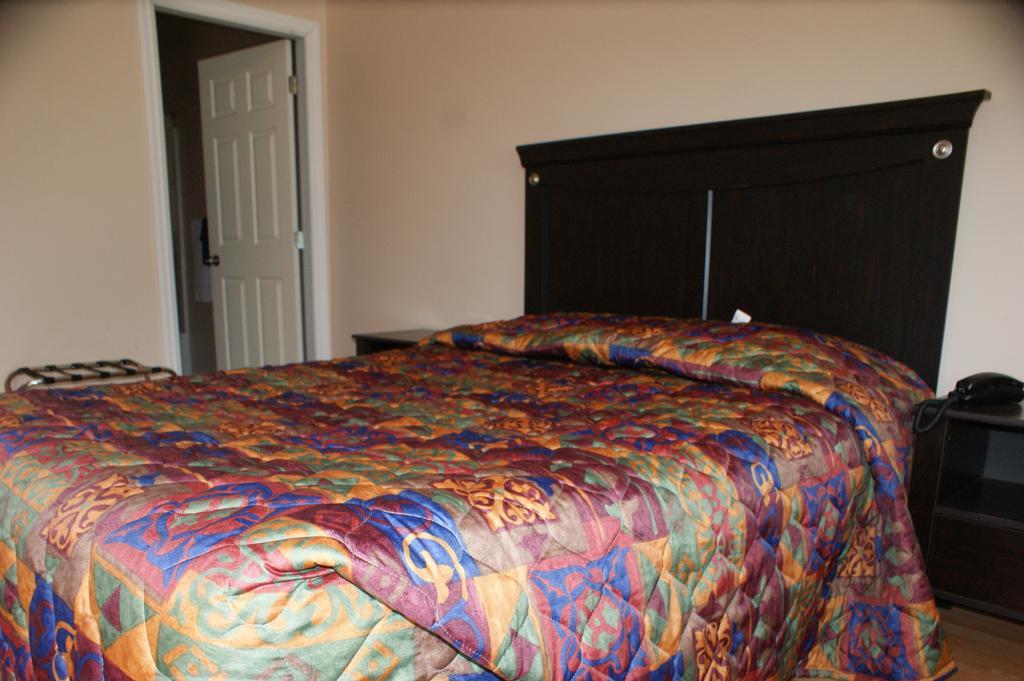 Elks Motel Keremeos Стая снимка