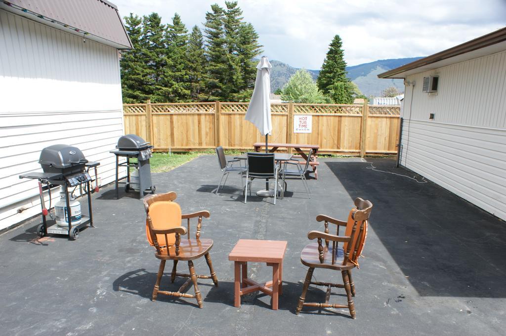 Elks Motel Keremeos Екстериор снимка